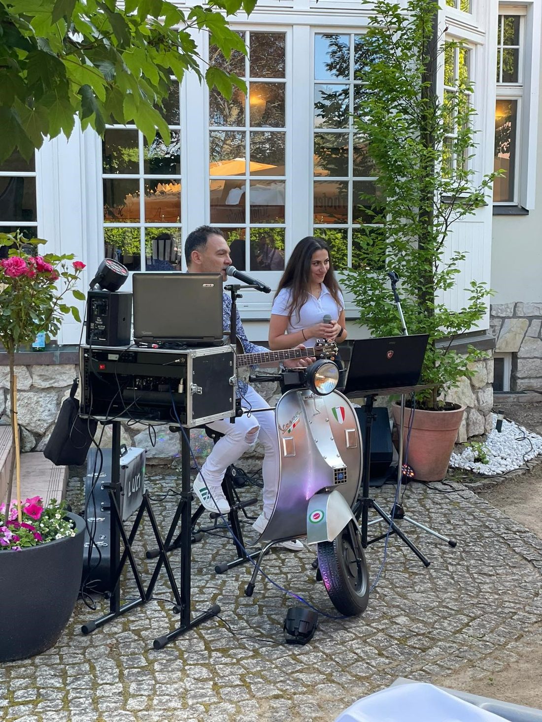 Live-Musik im Garten des La Bocca